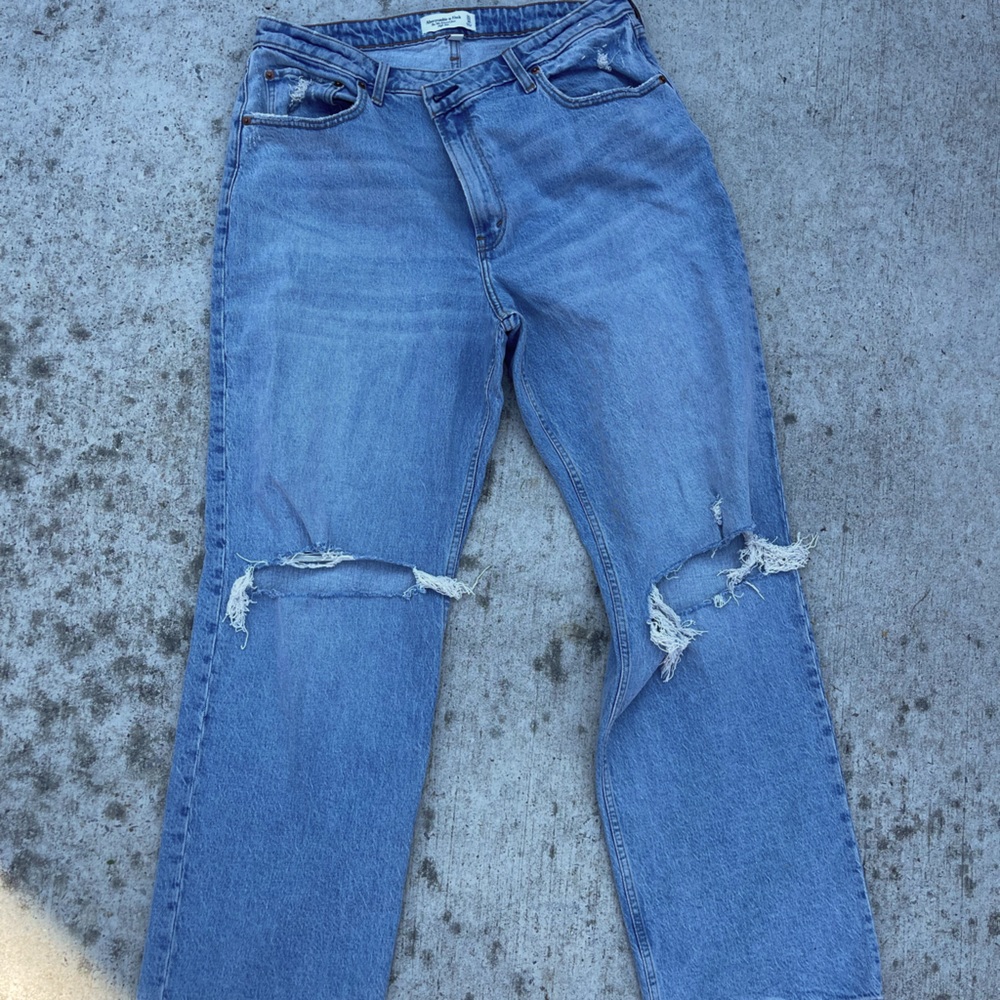 Abercrombie & Fitch- "The 90s Relaxed Jean"